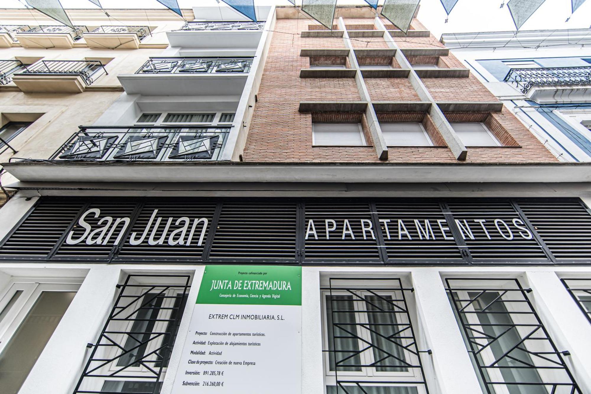 Apartamentos Luxury En San Juan Badajoz Buitenkant foto